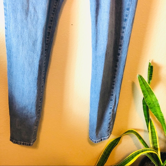 Forever 21 || Men’s Denim Jeans - Picture 2 of 6